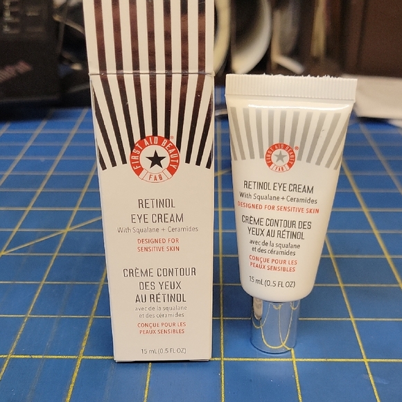 First Aid Beauty Retinol Eye Cream New In Box 15ml - Picture 1 of 2
